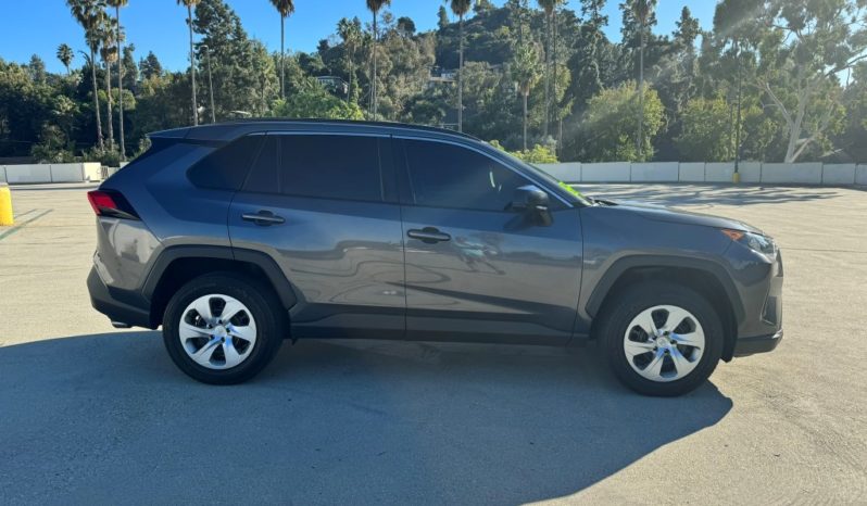 2019 Toyota RAV4 LE full