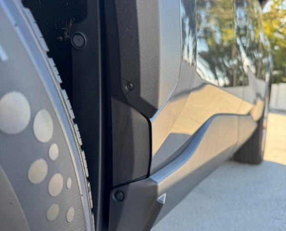 2019 Toyota RAV4 LE full