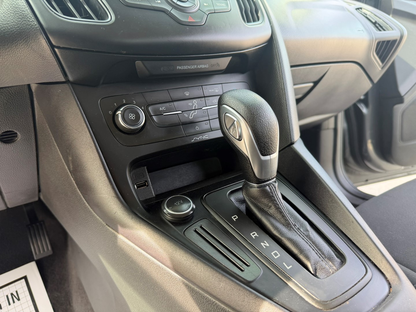 2017 Ford Focus SE - Photo 12