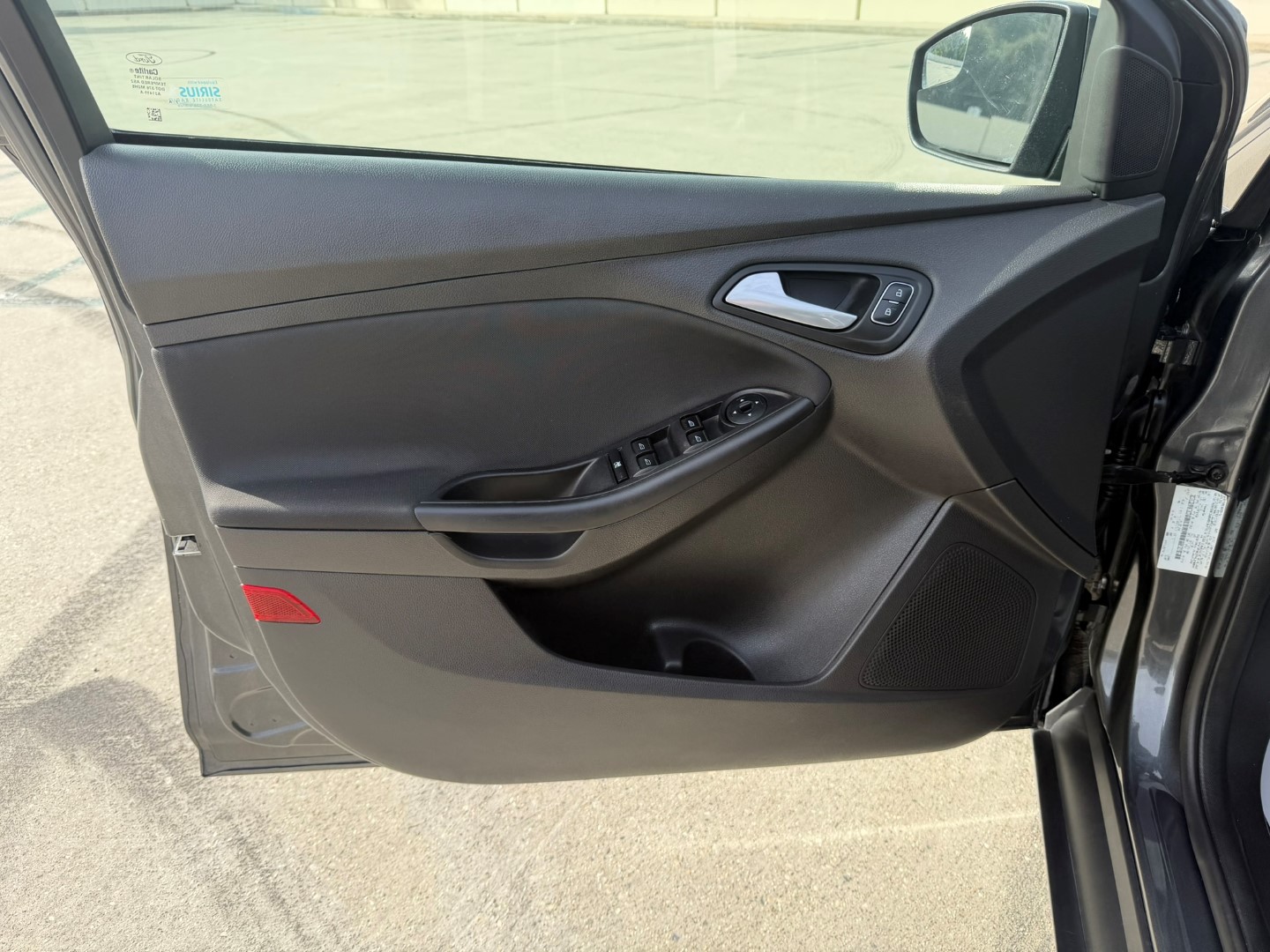 2017 Ford Focus SE - Photo 9