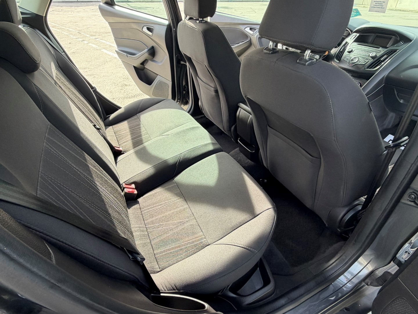 2017 Ford Focus SE - Photo 18