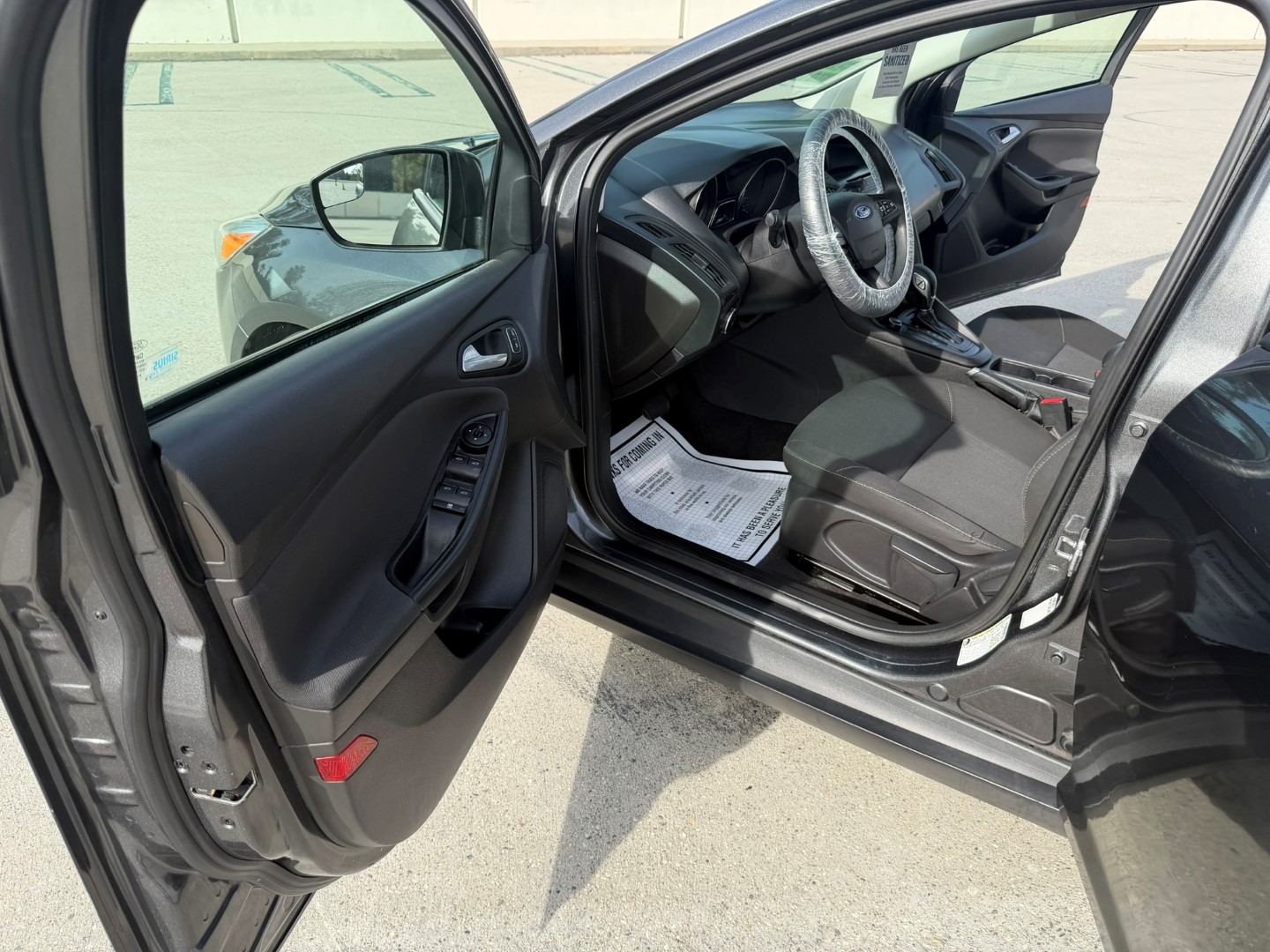 2017 Ford Focus SE - Photo 7